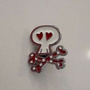 Disney Minnie Mouse Sugar Skull and Crossbones Pin with Red Hearts Trading Pins